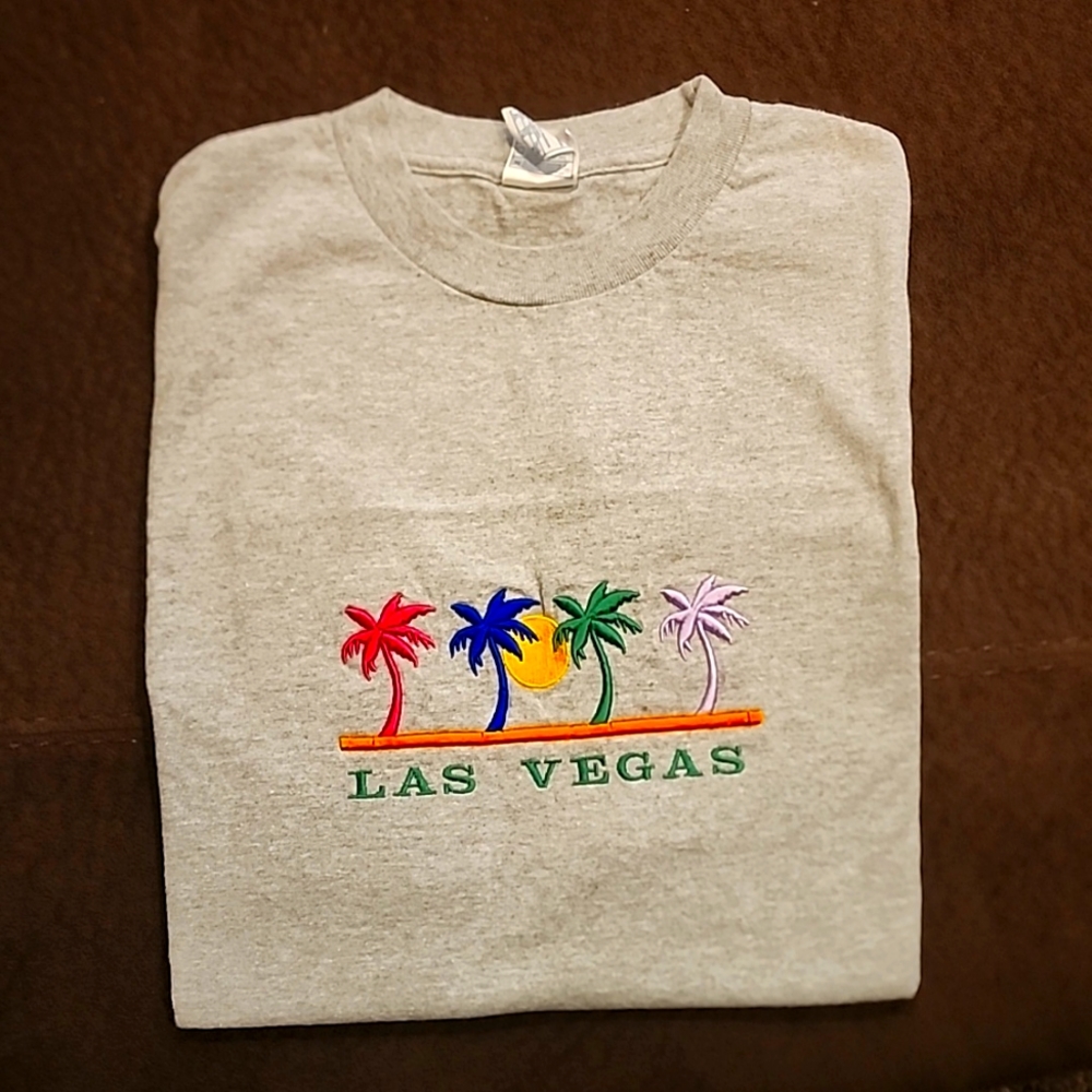 Xl Las Vegas embroidered short sleeve t-shirt